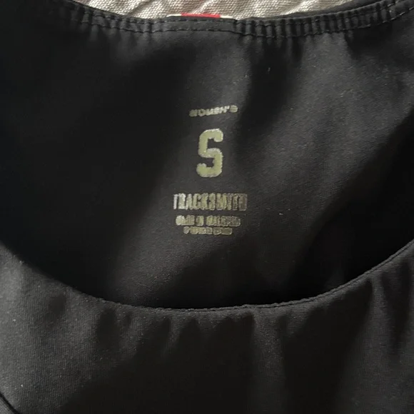 Tracksmith Black Cropped Performance Tank with Gold Hare Logo - Picture 3 of 4